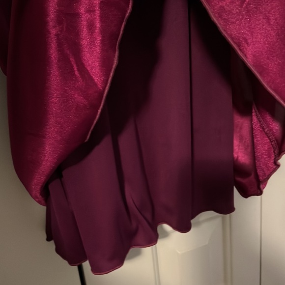 2000s Y2K Era Vintage Cocktail Dress w/ Adjustable Straps and Built-in Bra - Picture 3 of 4